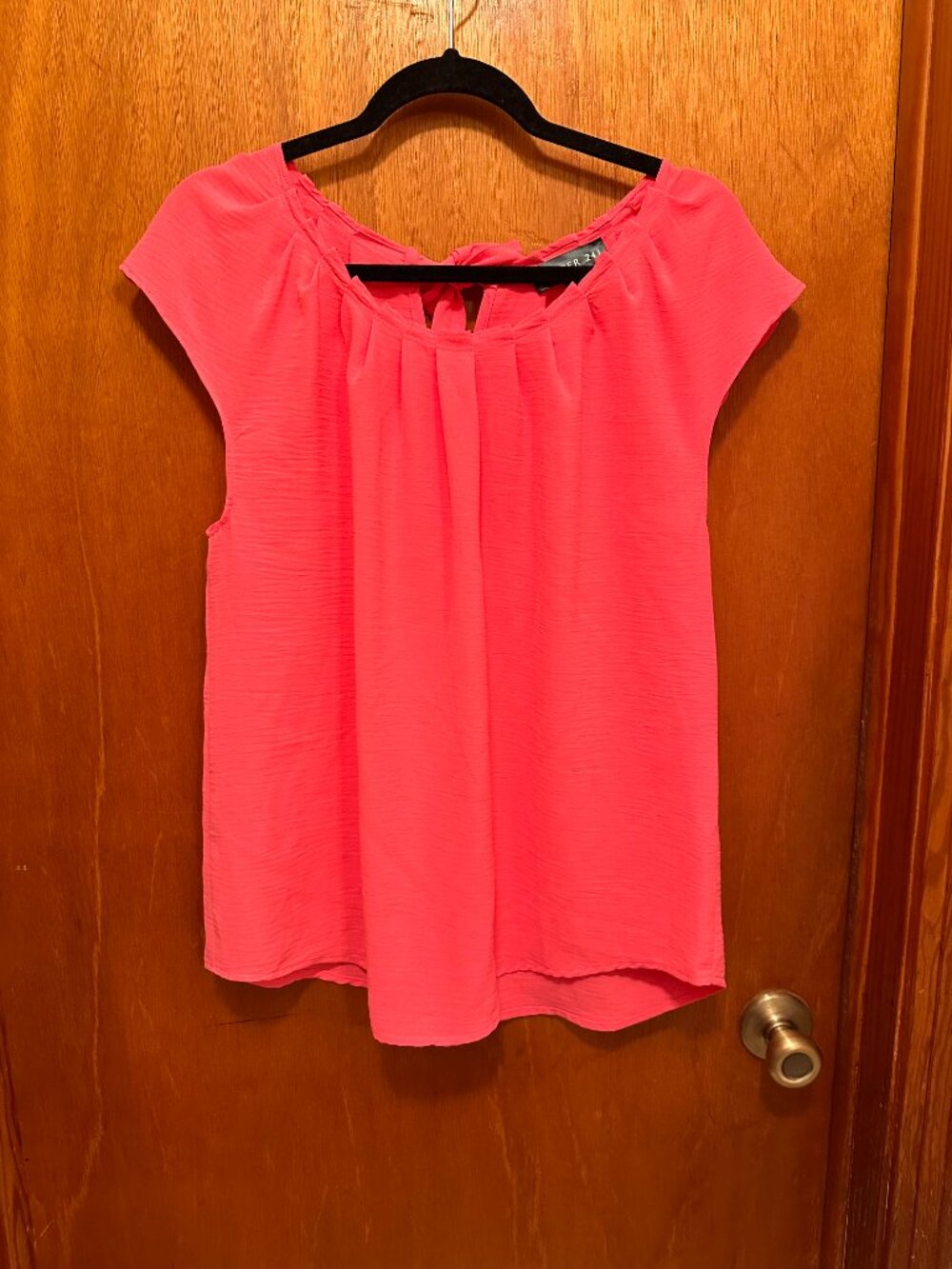 NWOT boutique tie back cap sleeve top size L
